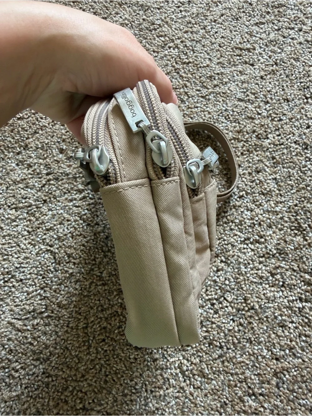 BAGGALLINI Tan Legacy Triple Zip Bagg Crossbody Convertible Clutch Waist Bag